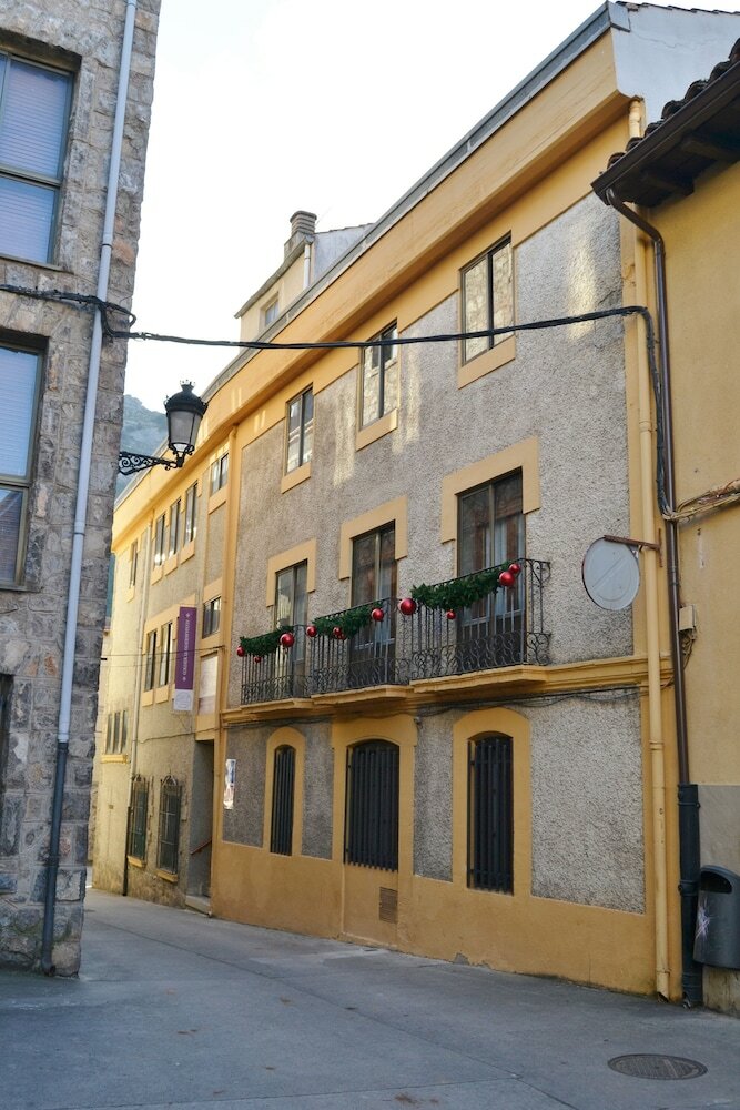 Pension Tres Puentes Anguiano