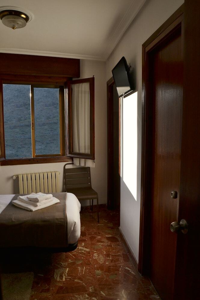 Pension Tres Puentes Anguiano