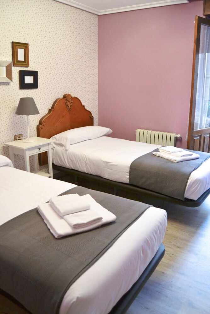 Pension Tres Puentes Anguiano