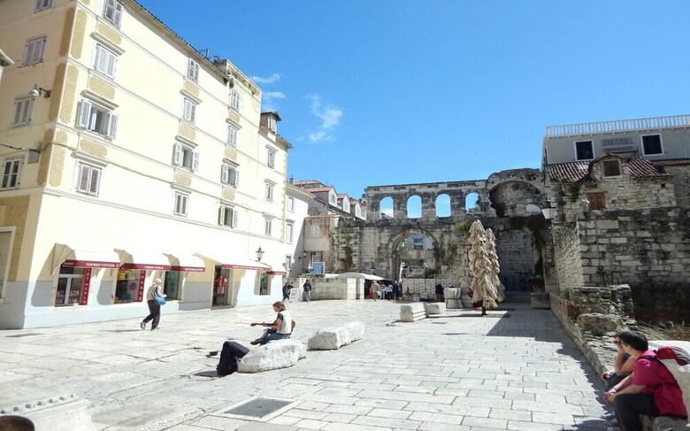 Antique Studio Apartments Split