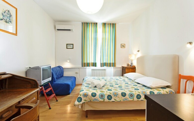 Antique Studio Apartments Split