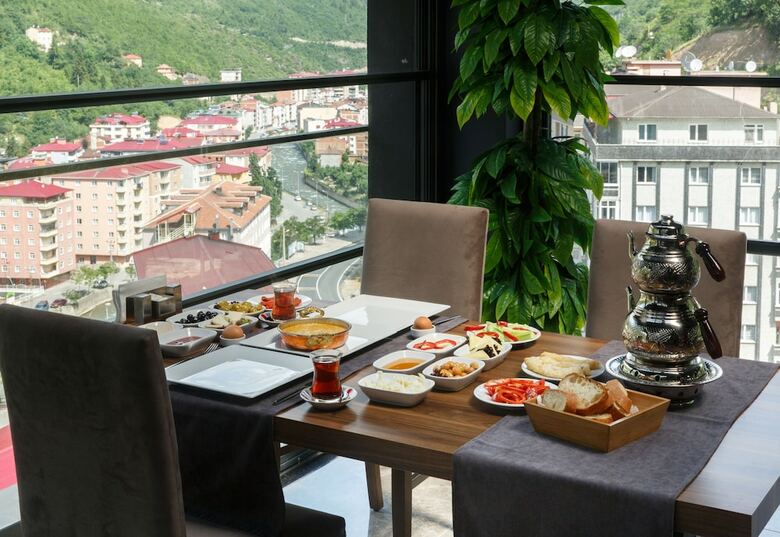 Grand Mela Hotel