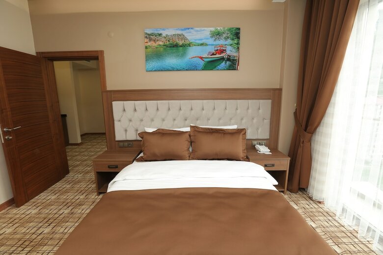 Grand Mela Hotel