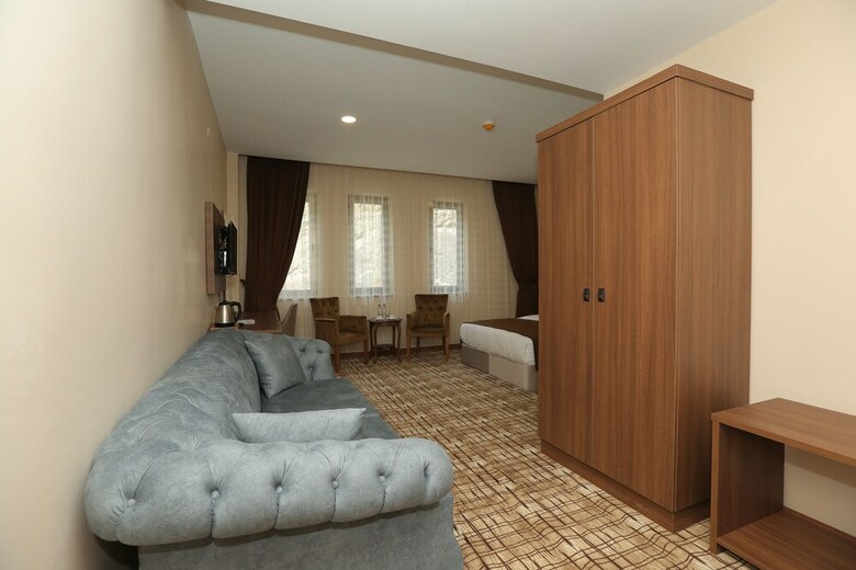 Grand Mela Hotel