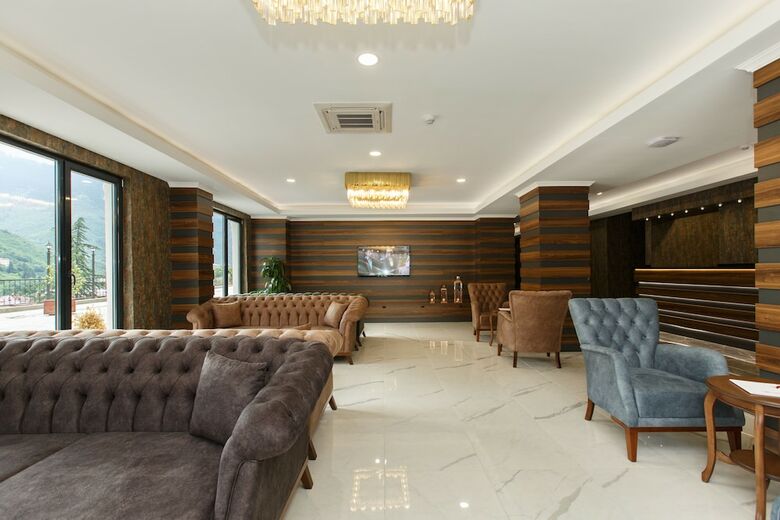 Grand Mela Hotel