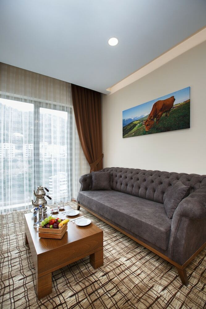 Grand Mela Hotel