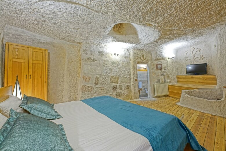 Hotel La Casa Cave