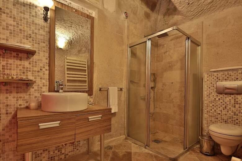 Hotel La Casa Cave