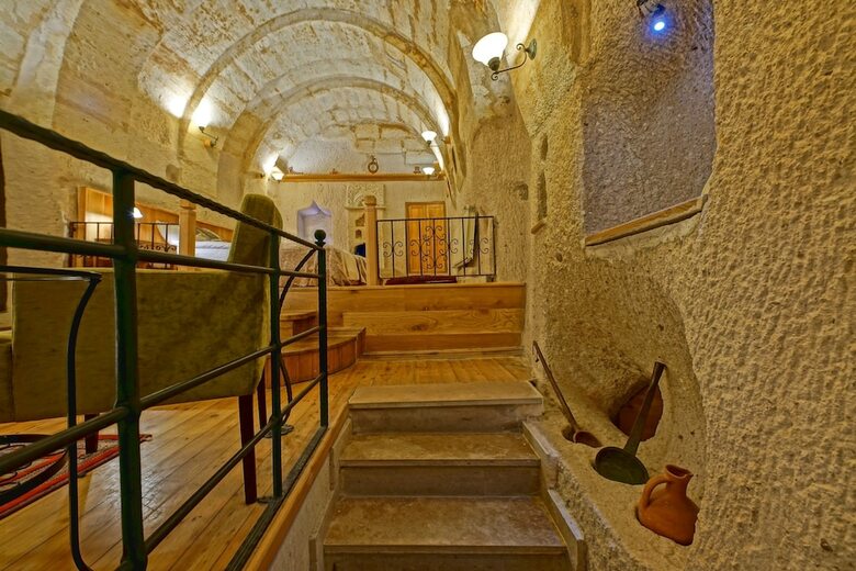 Hotel La Casa Cave