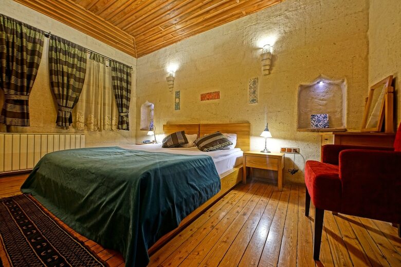 Hotel La Casa Cave