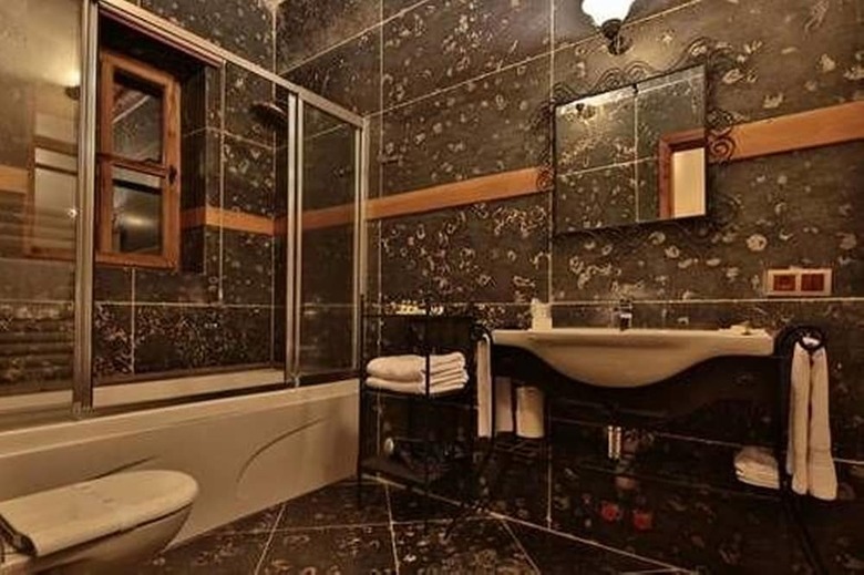 Hotel La Casa Cave