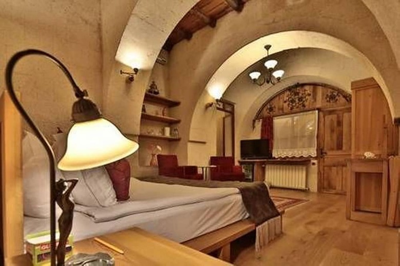 Hotel La Casa Cave