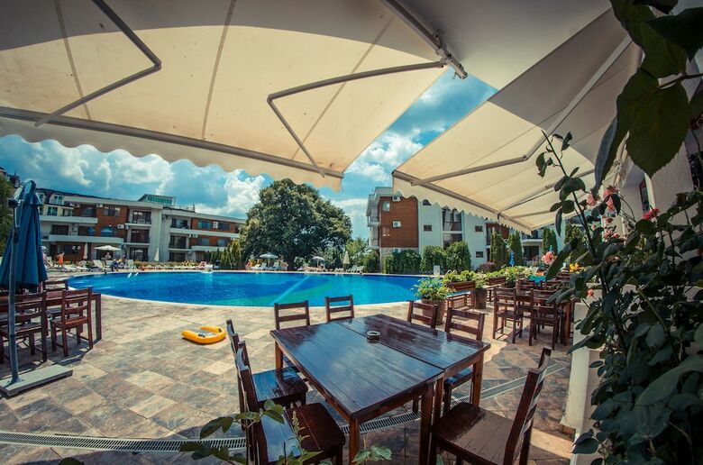 Apartamentos Messambria Fort Beach