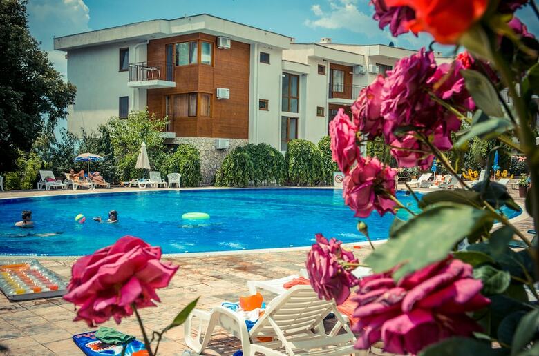 Apartamentos Messambria Fort Beach