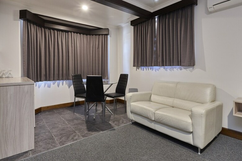 Comfort Hotel Olde Tudor