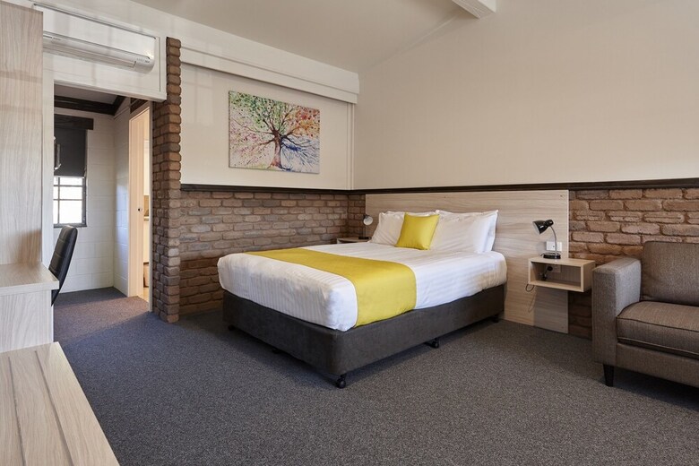 Comfort Hotel Olde Tudor