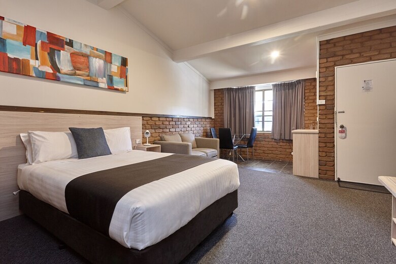 Comfort Hotel Olde Tudor