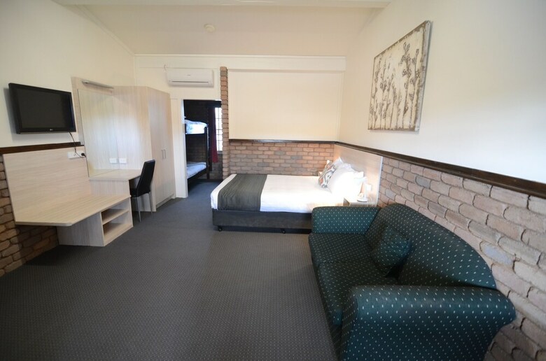 Comfort Hotel Olde Tudor