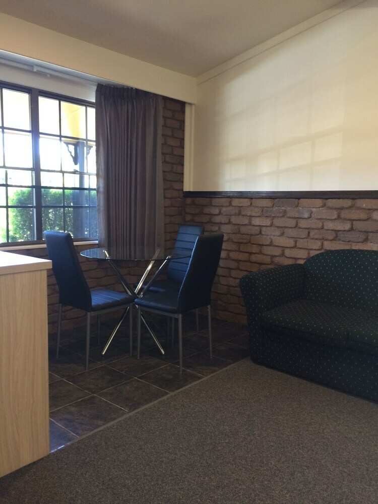 Comfort Hotel Olde Tudor