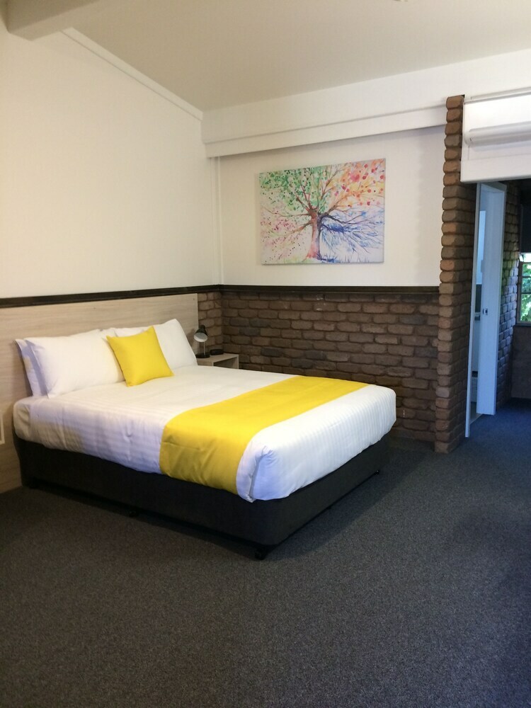 Comfort Hotel Olde Tudor