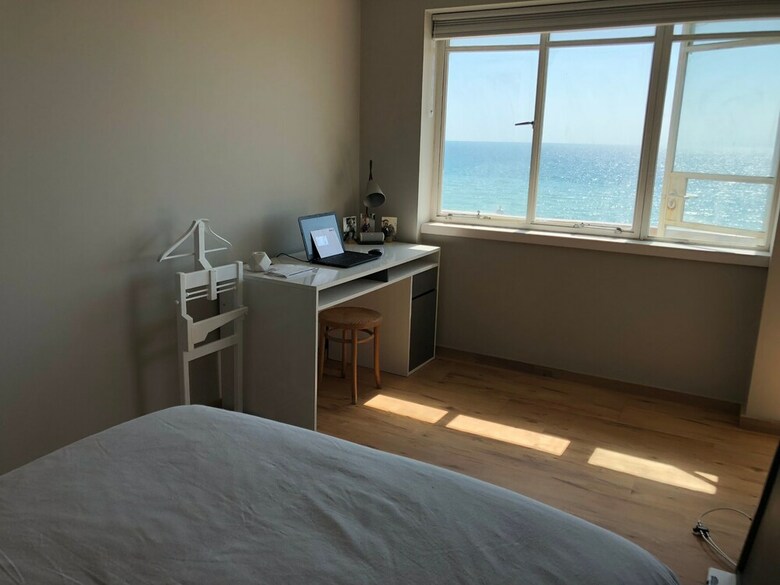 Apartamentos 2 Bedroom Flat With Stunning Sea Views And Balcony