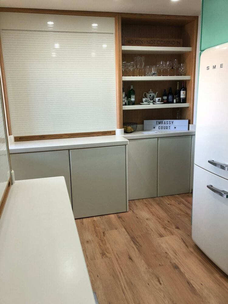 Apartamentos 2 Bedroom Flat With Stunning Sea Views And Balcony