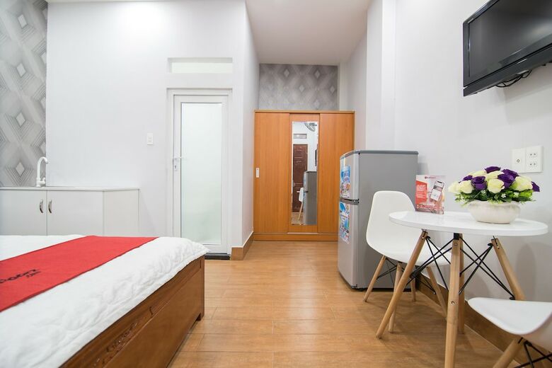 Hotel Reddoorz Plus @ Huynh Tan Phat