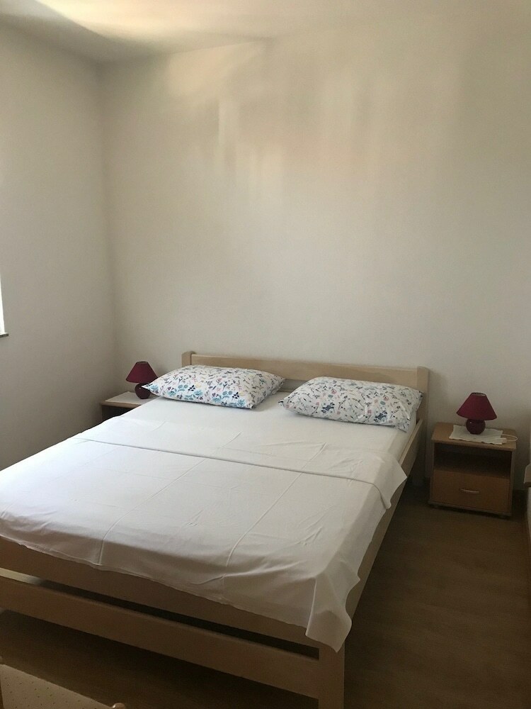 Apartamentos Dana II