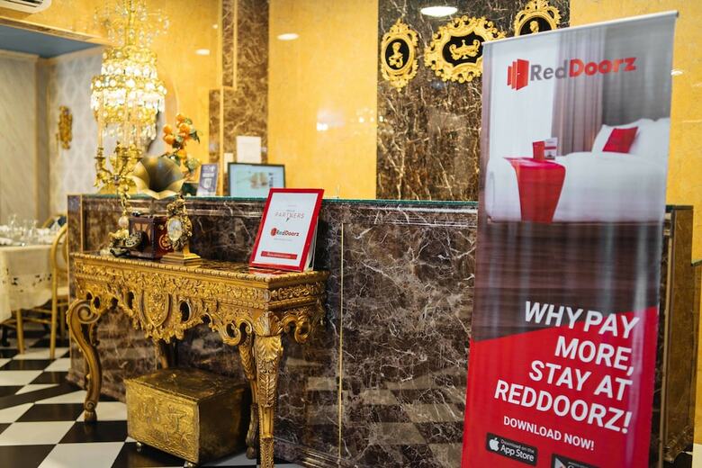 Hotel Reddoorz Plus @ Aguirre Avenue Bf Homes