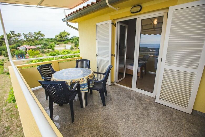 Apartments Lidija Palit