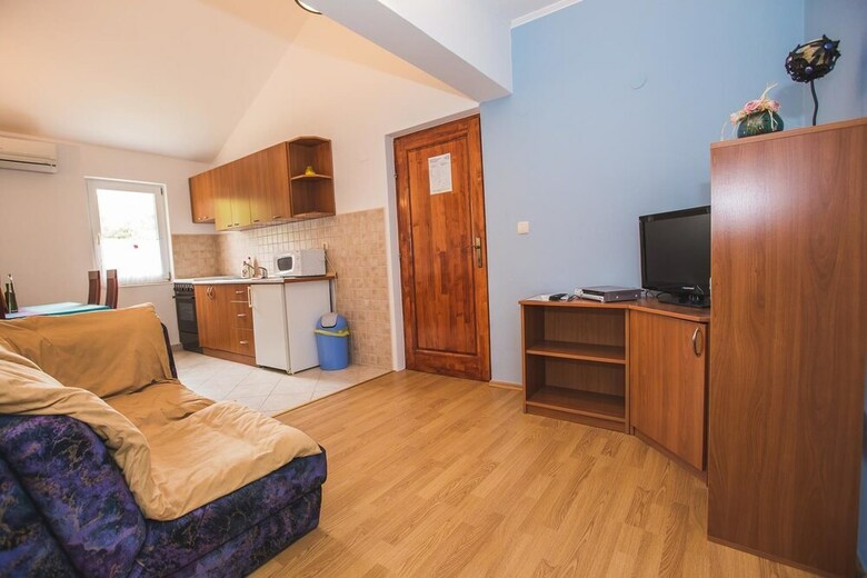 Apartments Lidija Palit