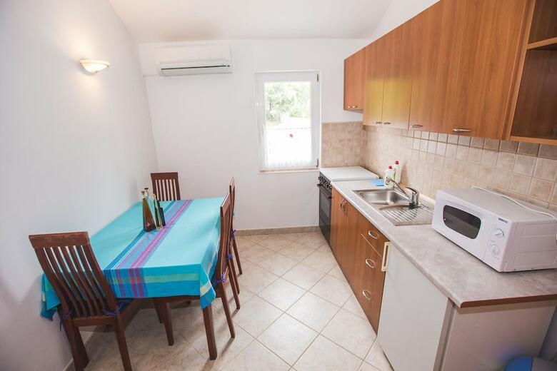 Apartments Lidija Palit