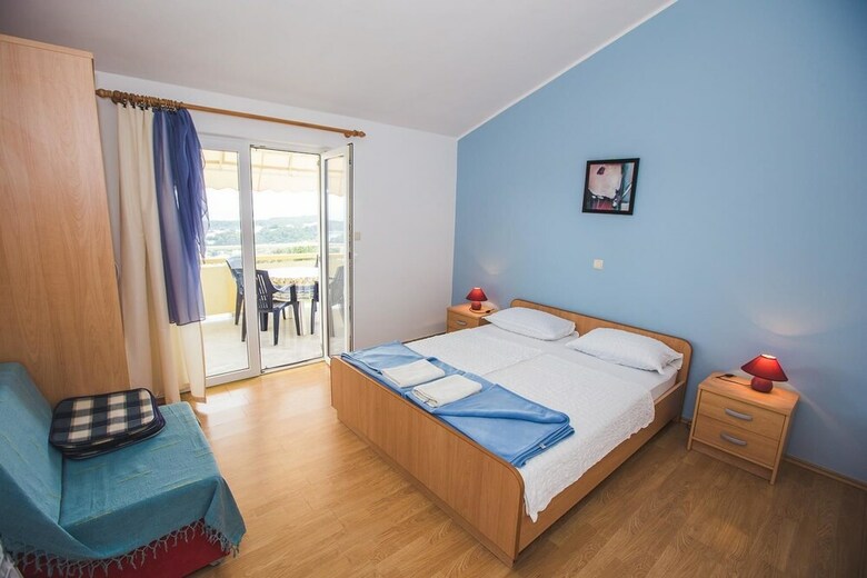 Apartments Lidija Palit
