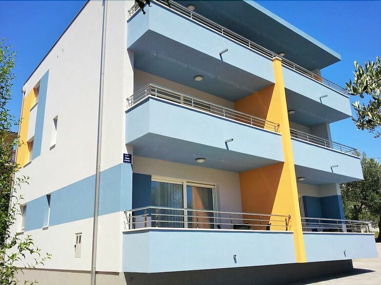 Apartments Zora 1629