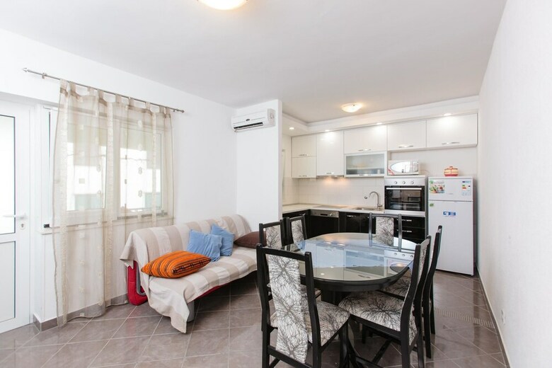 Apartments Antonia Podstrana