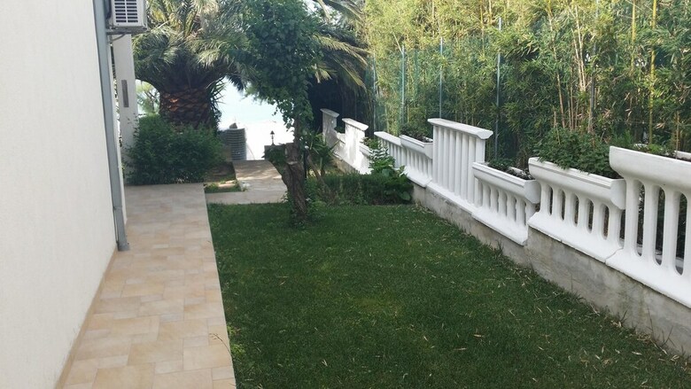 Apartments Antonia Podstrana