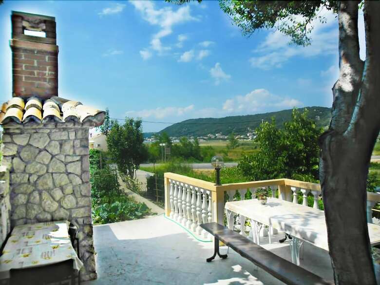 Apartments Josip / Three Bedrooms A1