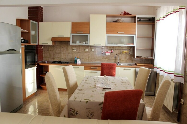 Apartments Marinovi?