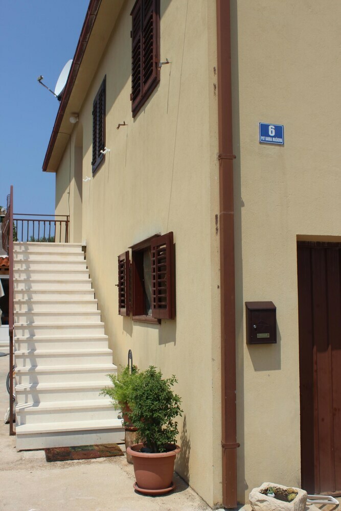 Apartments Marinovi?