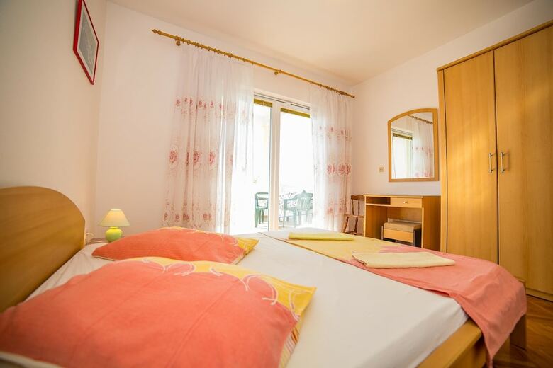 Apartments Emil Zora