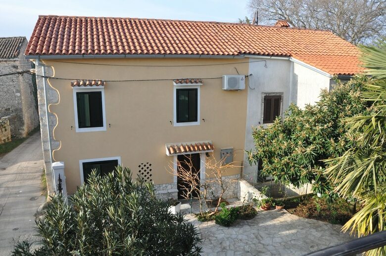 Apartamentos House Percan Zora