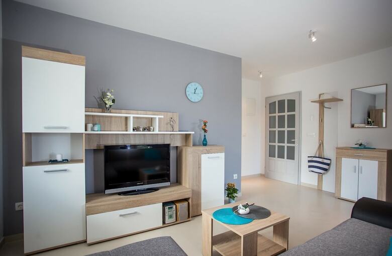 Apartments Enelani