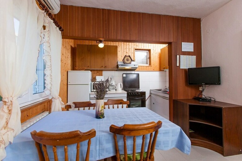 Apartments An?eli? Vinisce