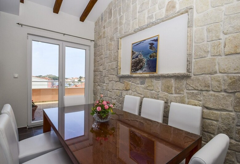 Villa Vesna / House Ukic