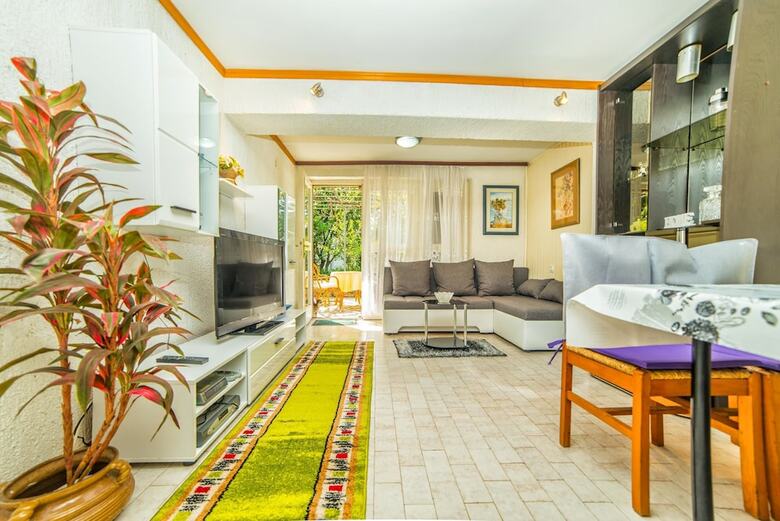 Apartments Josipa Klenovica