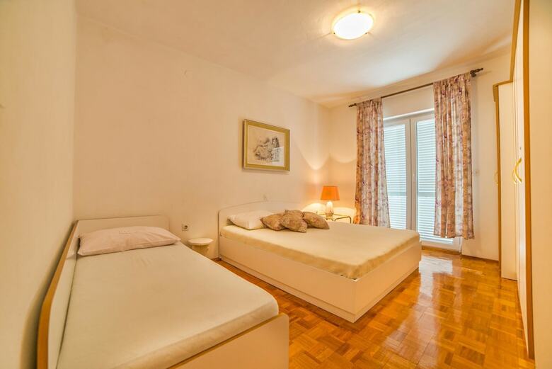 Apartment Lidija / Three Bedrooms A1
