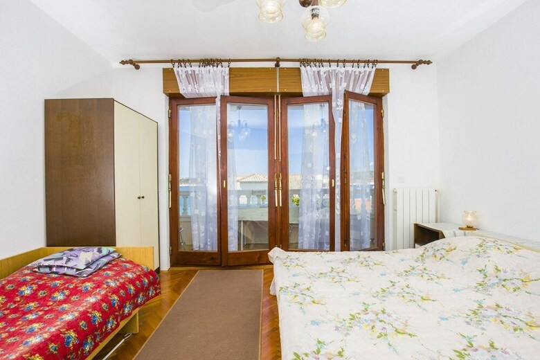 Apartments And Rooms Krstini?