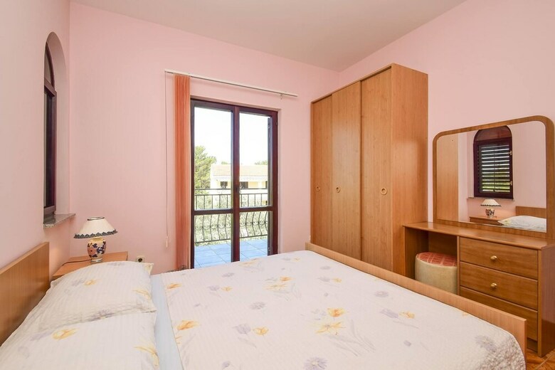 Apartments And Rooms Vuki?