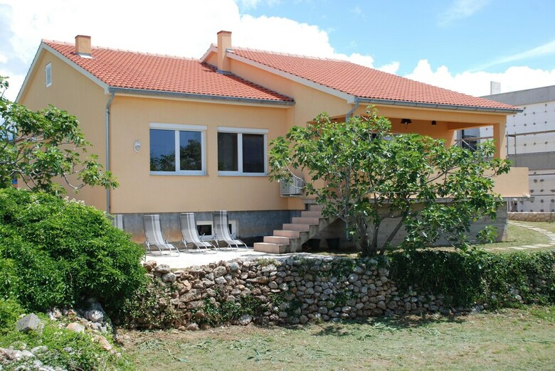 Villa Paula / Three Bedrooms H1