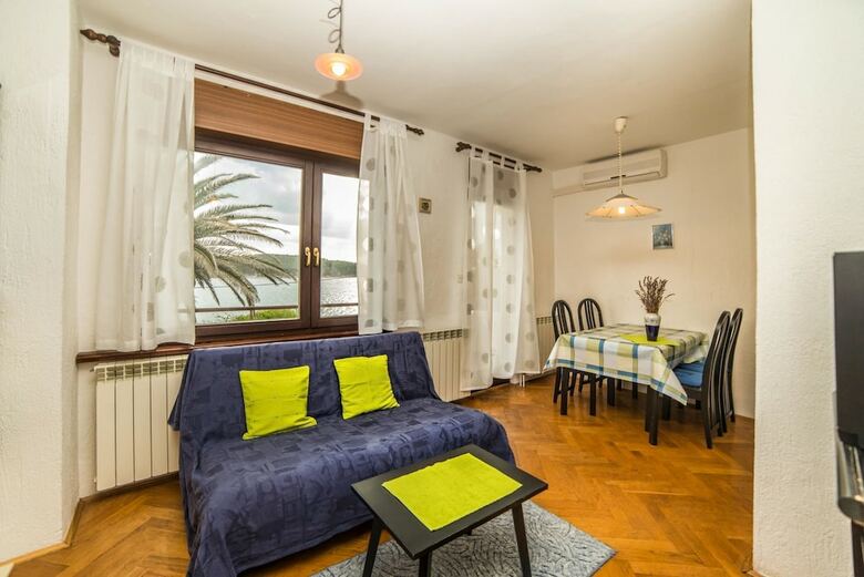 Rooms And Apartments Sabina